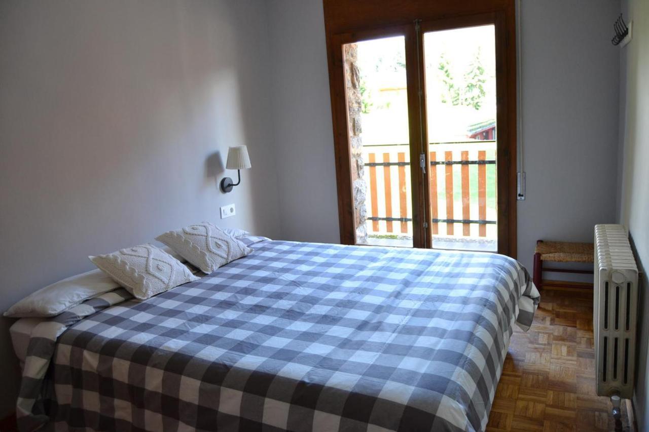 Amplio Apartamento en Llivia con piscina Exterior foto