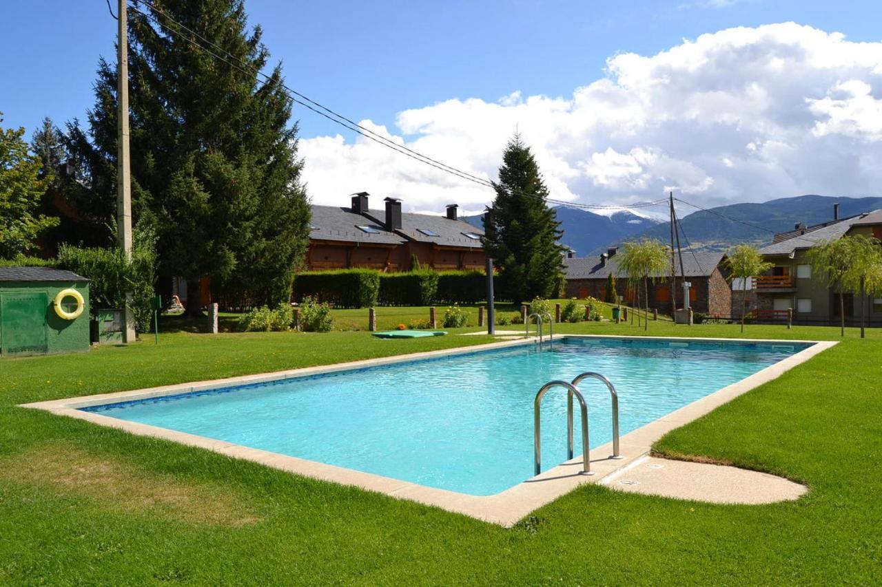 Amplio Apartamento en Llivia con piscina Exterior foto