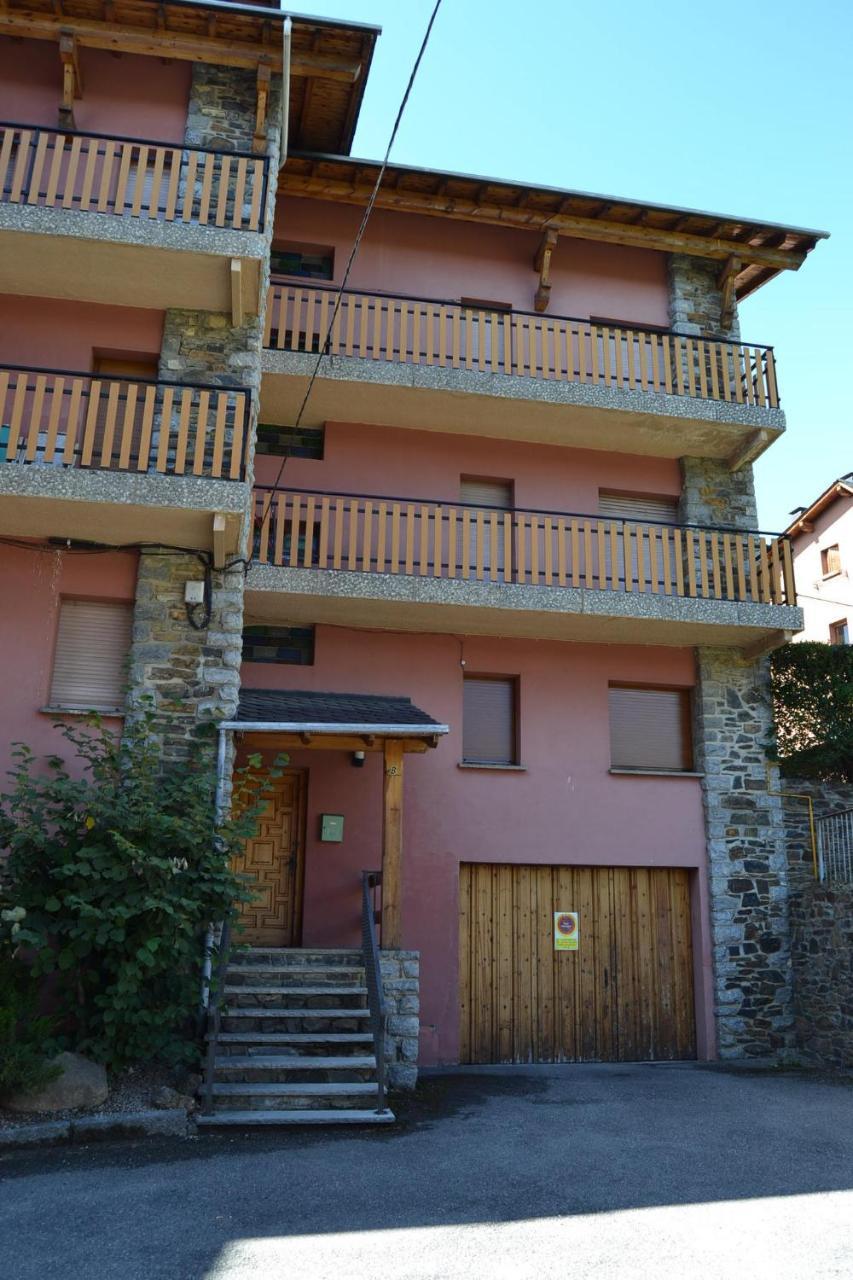 Amplio Apartamento en Llivia con piscina Exterior foto