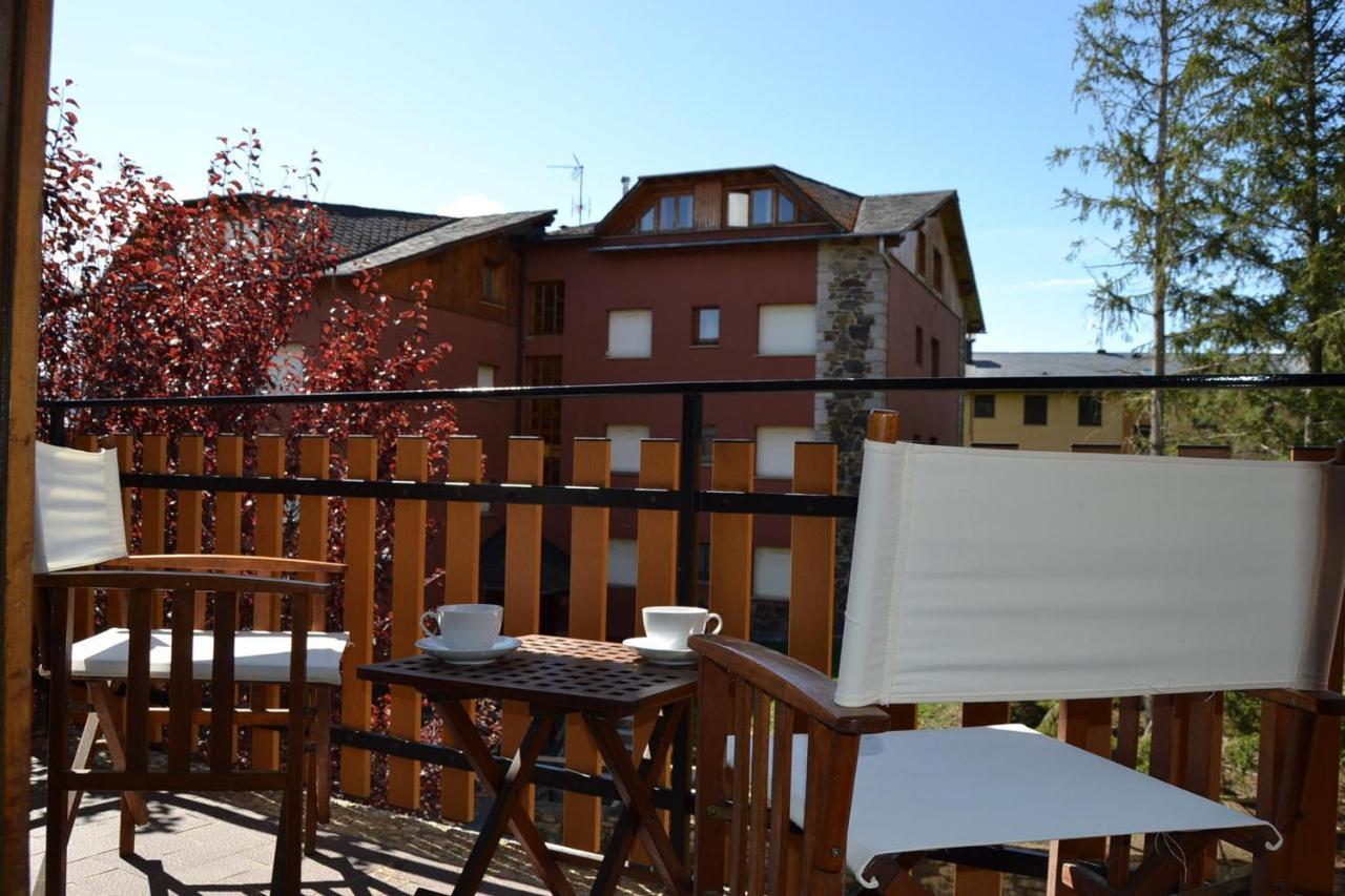 Amplio Apartamento en Llivia con piscina Exterior foto